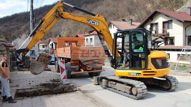 Кметът на Тетевен е инспектирала ремонтни дейности по реконструкцията на 10 км водопроводна мрежа