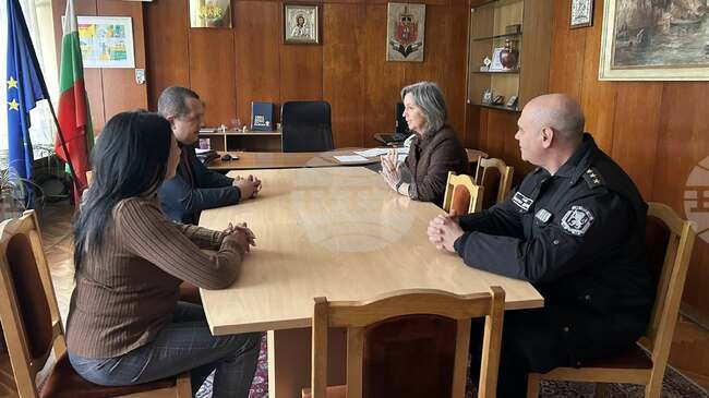 Подготовката за летния сезон и командироването на чуждестранни полицаи обсъдиха ръководството на полицията в Бургас и полски дипломати