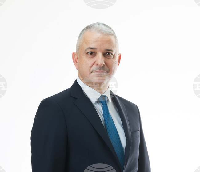 Водачът на листата на „Възраждане“ във Велико Търново Ангел Янчев поиска да няма такса смет за училищата в града