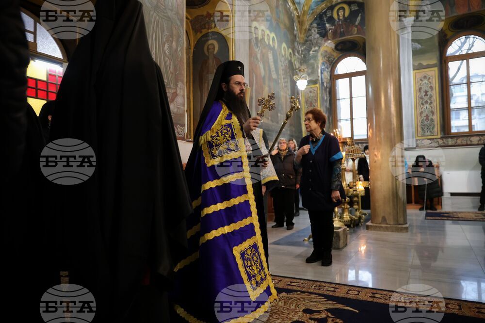 Бургас - Сливенски митрополит Арсений - богослужение