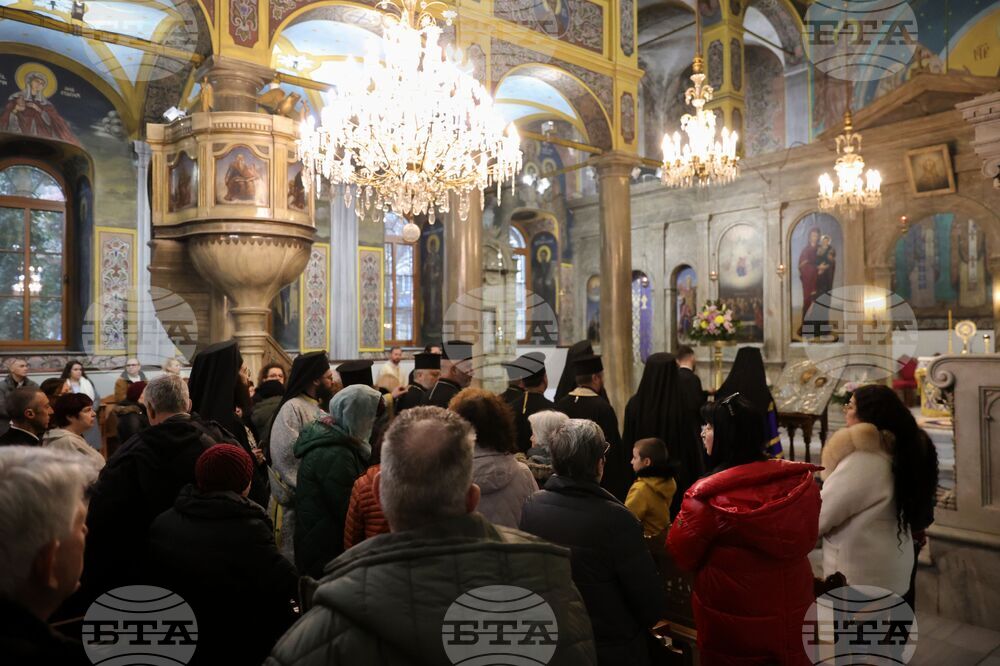 Бургас - Сливенски митрополит Арсений - богослужение
