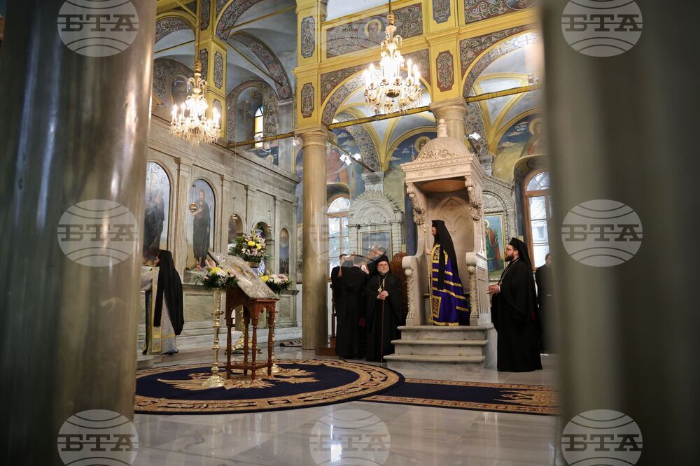 Бургас - Сливенски митрополит Арсений - богослужение