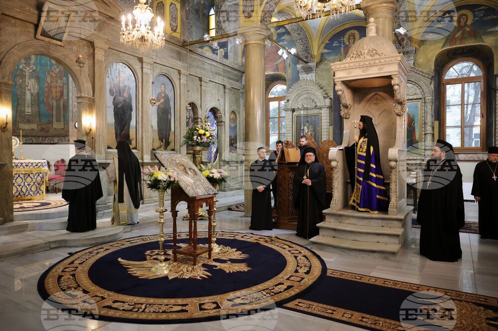 Бургас - Сливенски митрополит Арсений - богослужение