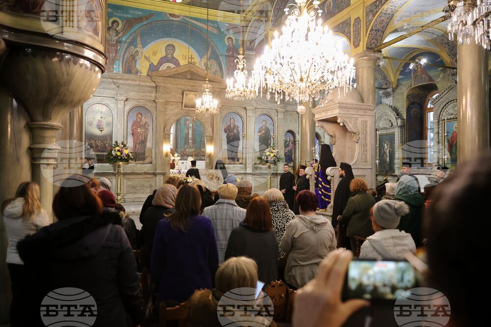 Бургас - Сливенски митрополит Арсений - богослужение