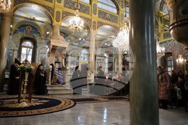 Бургас - храм „Света Богородица" - богослужение