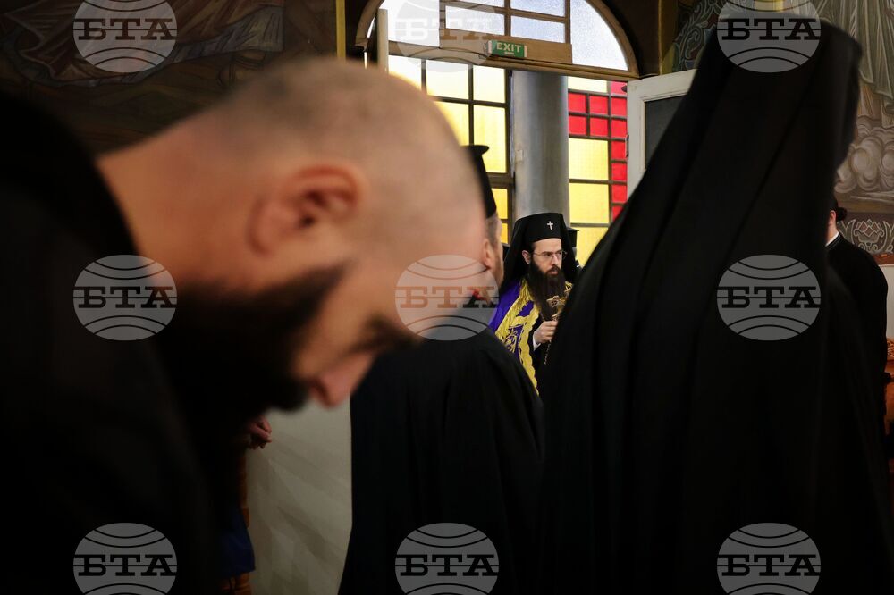 Бургас - Сливенски митрополит Арсений - богослужение