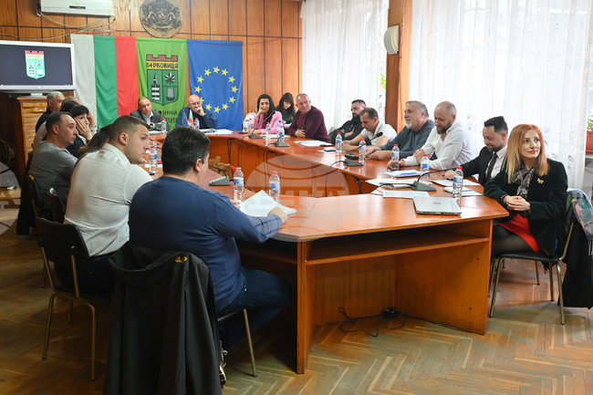 Общинските съветници в Берковица изслушаха граждани за проблемите им по време на днешното заседание 