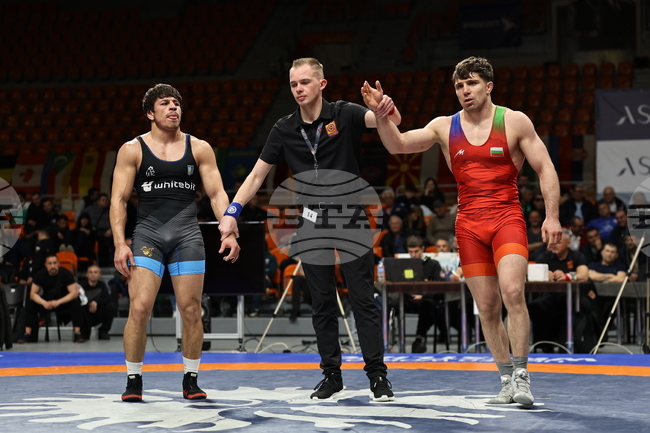 Михаил Георгиев и Стоян Кубатов спечелиха поясите „Дан Колов“ и „Никола Петров“ 