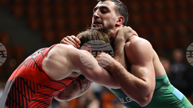 Семен Новиков ще спори за титлата на Европейското първенство по борба в Тирана