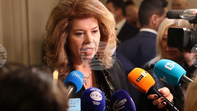 Много се вълнувам тази вечер, защото това е най - висшето изкуство, каза президентът Илияна Йотова на наградите "Икар"