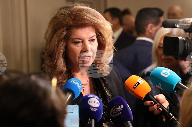 Театърът е най-висшето изкуство, каза президентът Илияна Йотова на наградите "Икар"