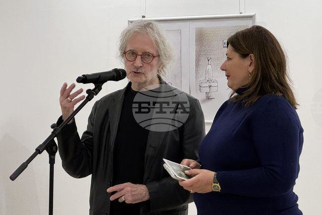 Творби на френския карикатурист Бернар Бутон бяха представени днес в изложба в Казанлък