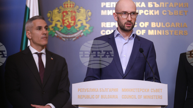 Целта на мерките е да защитим най-уязвимите хора и да пресечем инфлацията в нейния зародиш, каза финансовият министър Георги Клисурски на брифинг в МС