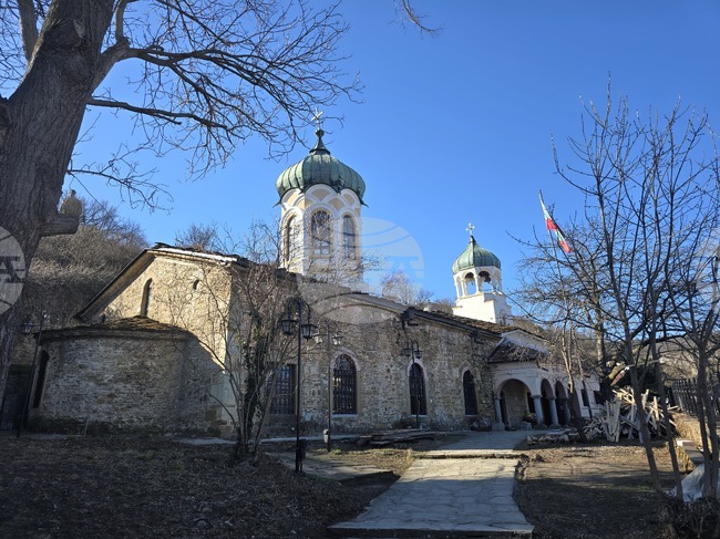 Храм „Успение Богородично“ в стария квартал на Ловеч е обновен със средства от държавата