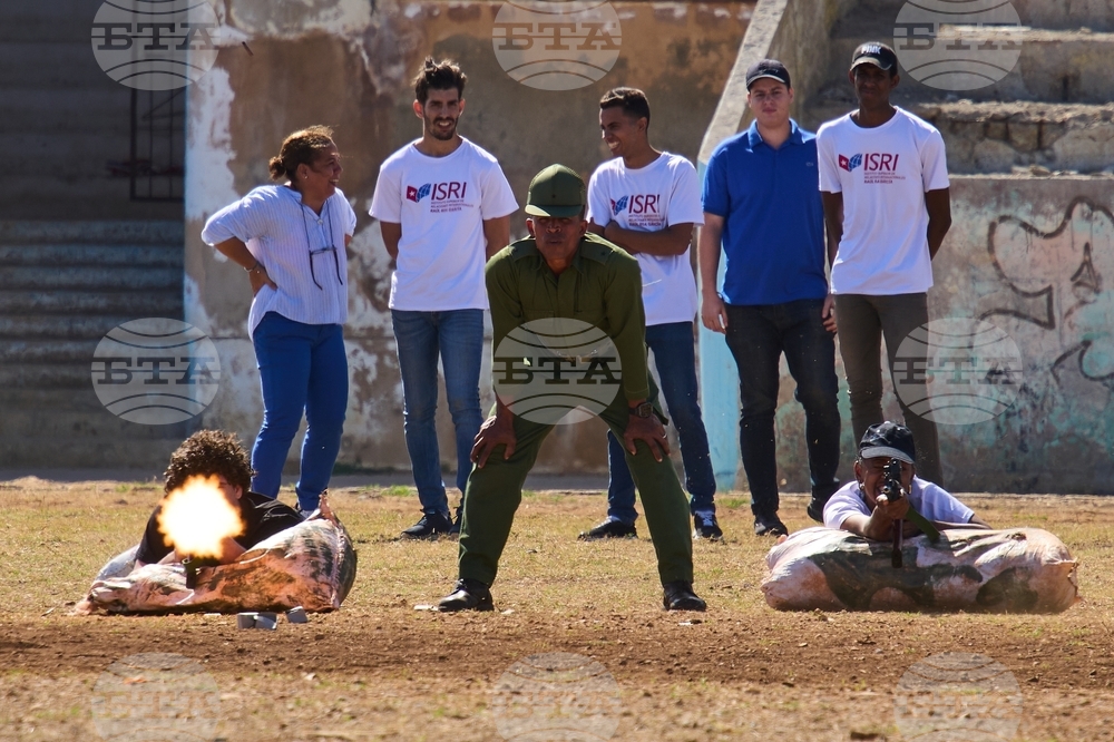 APTOPIX Cuba Military Training