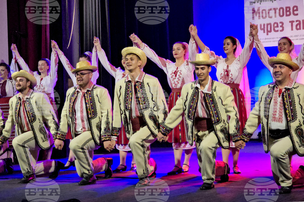 Ловеч - „Мостове на културата: България-Румъния чрез танц и музика“ - концерт