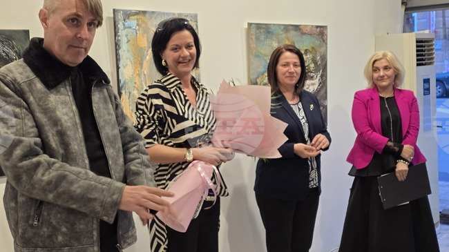 Актрисата Милена Маркова – Маца откри в Кърджали дебютната си изложба