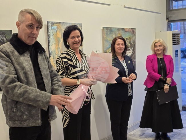 Актрисата Милена Маркова – Маца откри в Кърджали дебютната си изложба