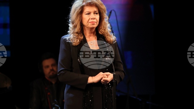 Театърът не е само минало, каза президентът Илияна Йотова на наградите „Икар“