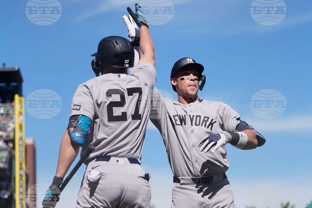 Yankees Giants Baseball