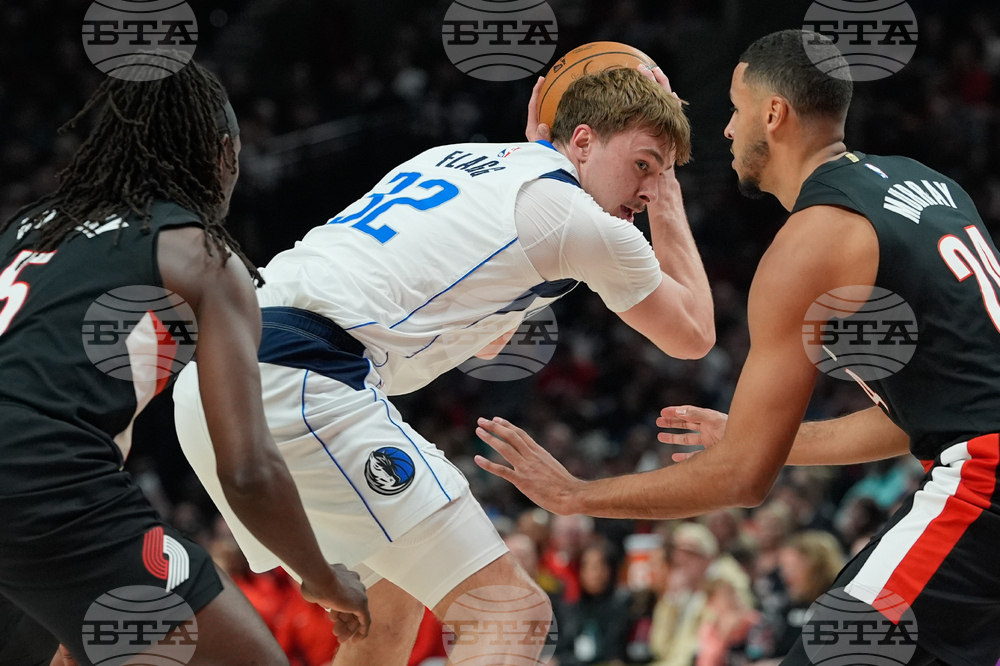 Mavericks Trail Blazers Basketball