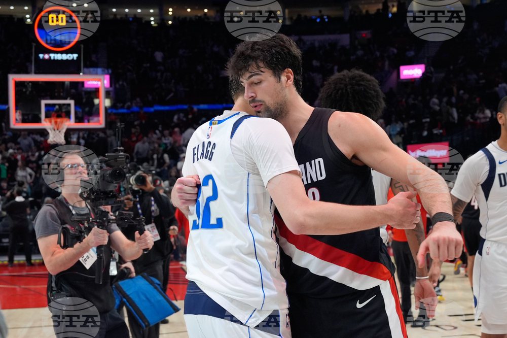 Mavericks Trail Blazers Basketball