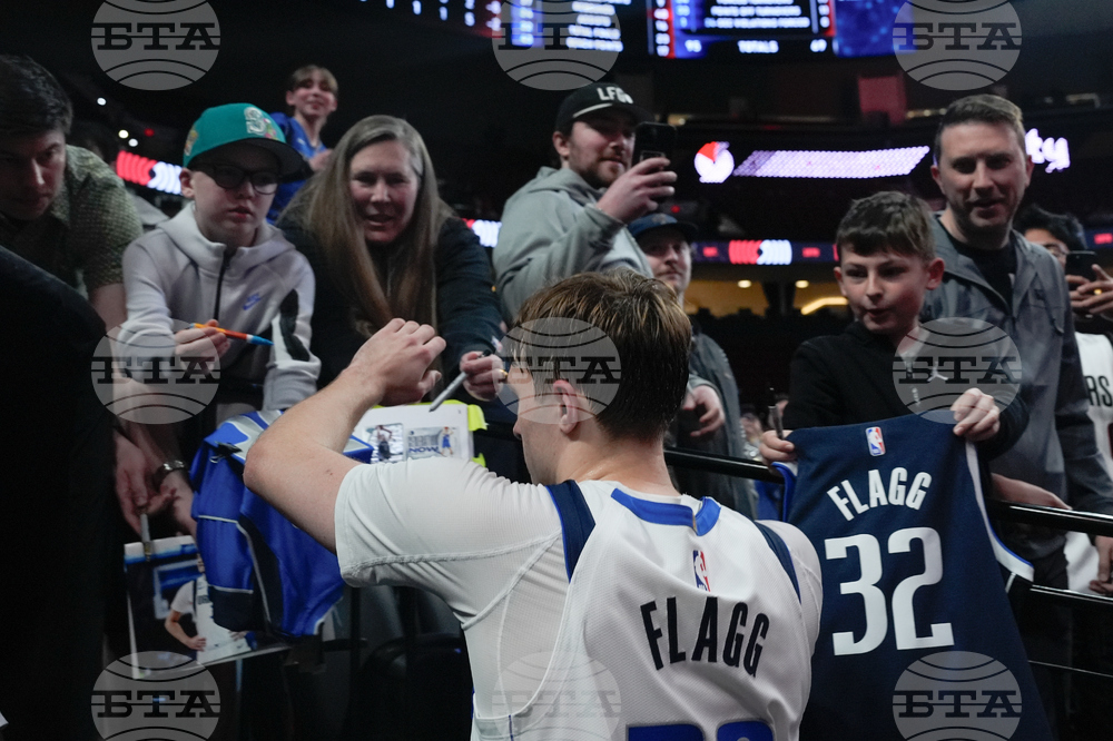 Mavericks Trail Blazers Basketball