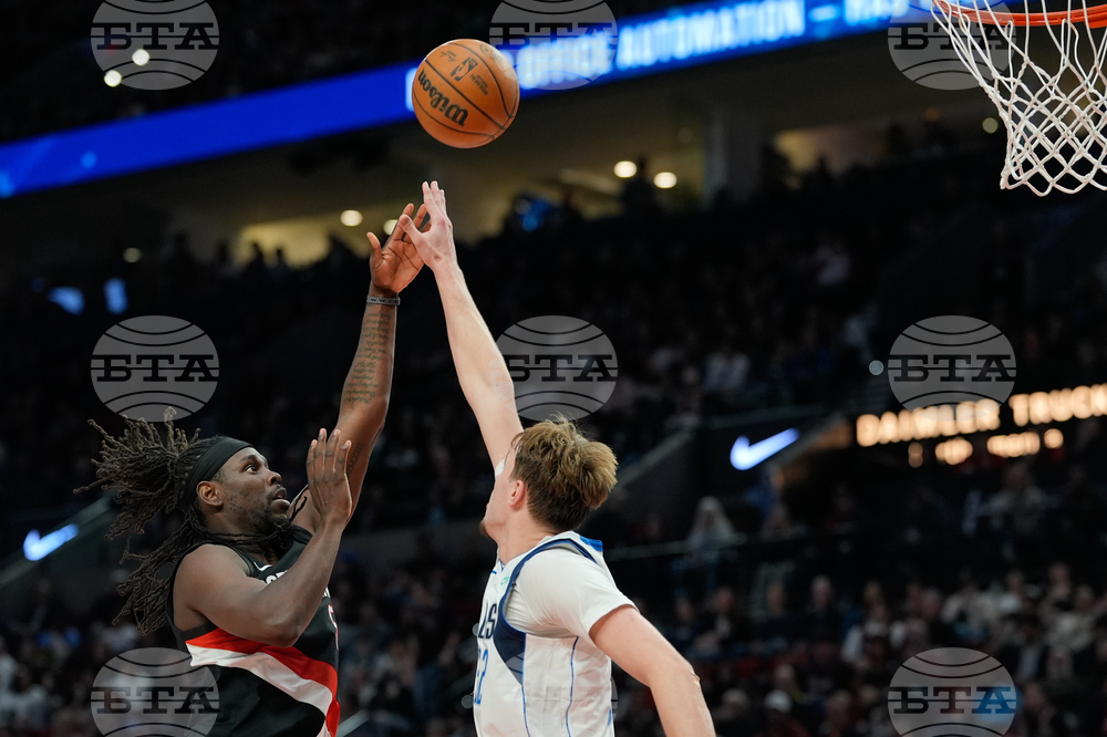 Mavericks Trail Blazers Basketball