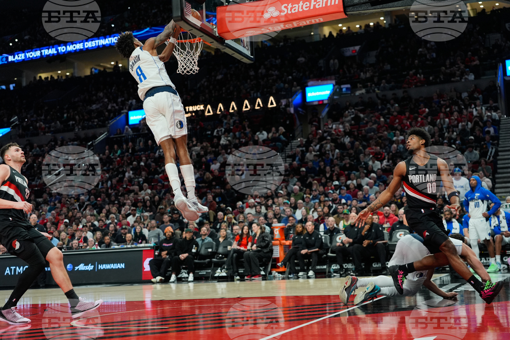 Mavericks Trail Blazers Basketball