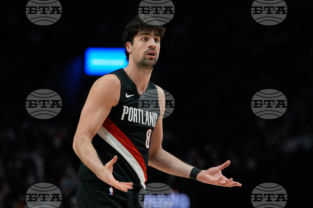 Mavericks Trail Blazers Basketball