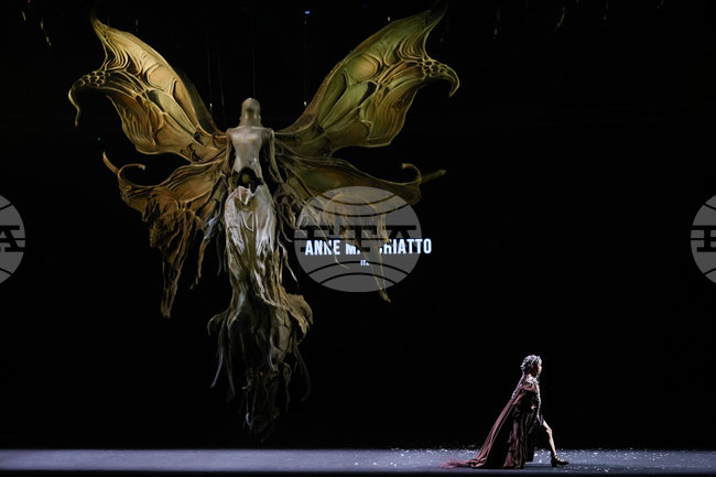 APTOPIX China Fashion Week