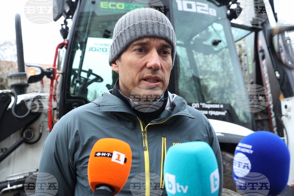 Some 50 Tonnes of Waste Collected in Lyulin on First Day of Sofia Spring Cleaning Campaign, Mayor Terziev Says