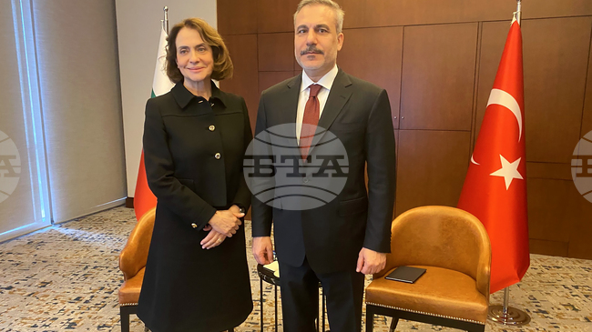 Служебният външен министър Надежда Нейнски и турският ѝ колега Хакан Фидан обсъдиха отношенията между България и Турция на среща в Истанбул