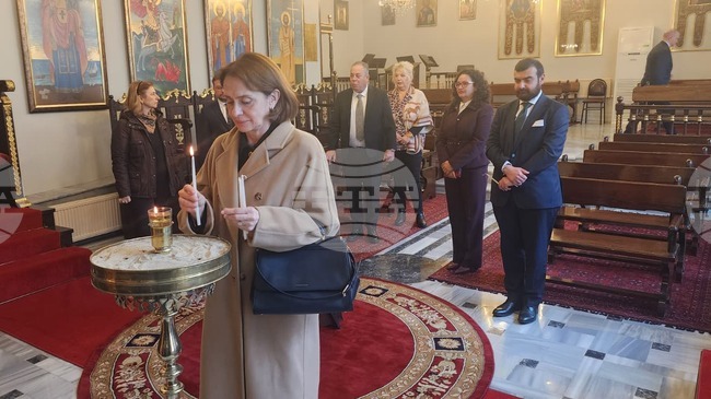 Съхраняването на духовността на българската православна общност обсъди Надежда Нейнски с представители на Българската екзархия в Истанбул