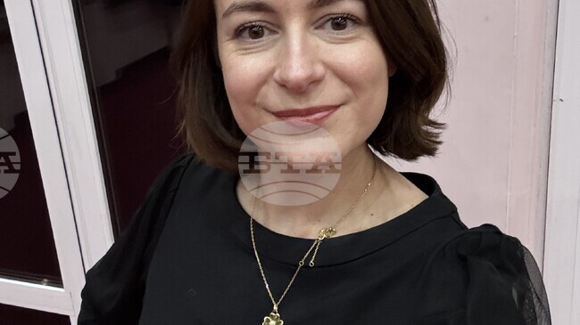 От нас - музикантите, зависи класическата музика да не е наслада само за избрани, каза за БТА цигуларката Лия Петрова