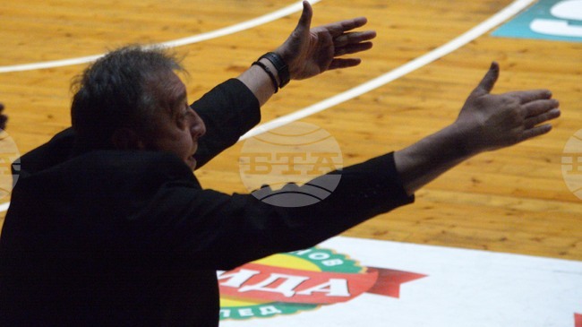 "За мен най-важното е добрата енергия в отбора", каза след успеха над Черно море Тича треньорът на Спартак Плевен Желко Лукаич