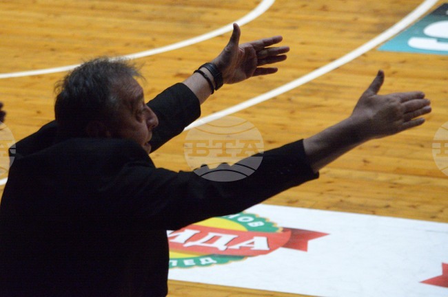 "За мен най-важното е добрата енергия в отбора", каза след успеха над Черно море Тича треньорът на Спартак Плевен Желко Лукаич