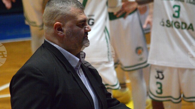 "Три мача не можем да победим Спартак нито веднъж", каза след загубата от плевенския тим наставникът на Черно море Тича Васил Евтимов