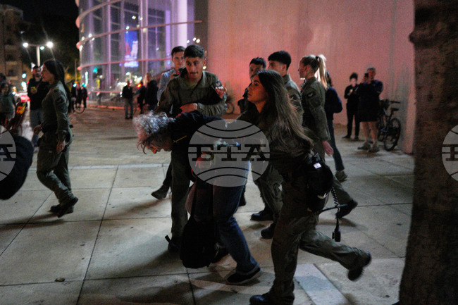 Израелската полиция разпръсна неразрешен протест против войната срещу Иран