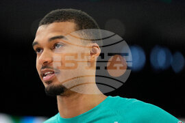 Spurs Bucks Basketball