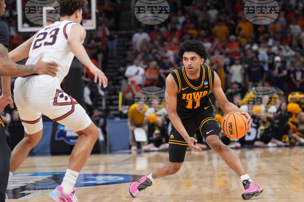 NCAA Iowa Illinois Basketball