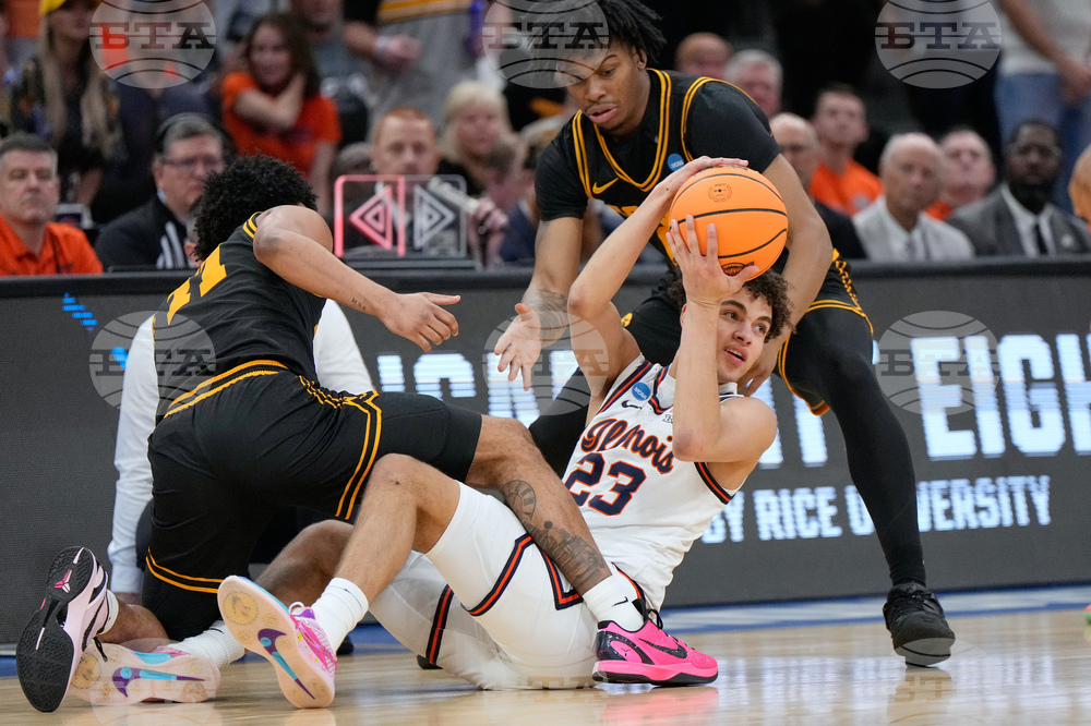 NCAA Iowa Illinois Basketball