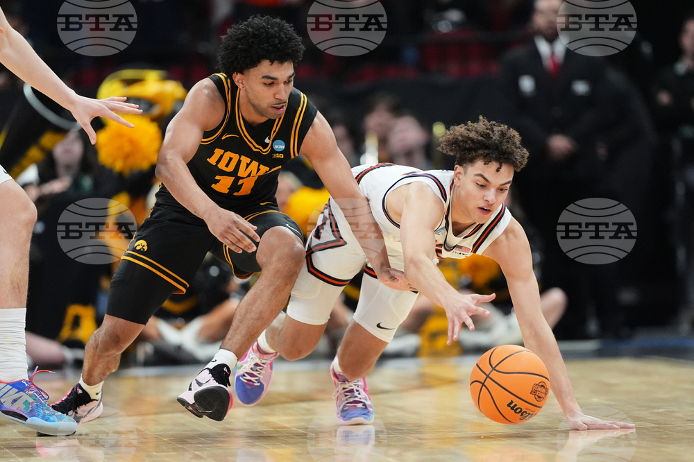 NCAA Iowa Illinois Basketball