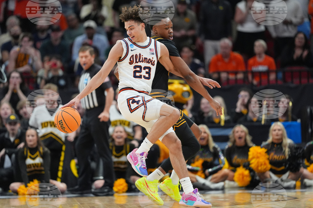 NCAA Iowa Illinois Basketball