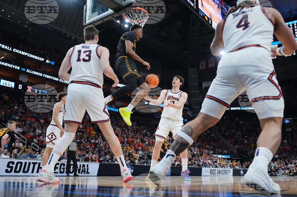 NCAA Iowa Illinois Basketball