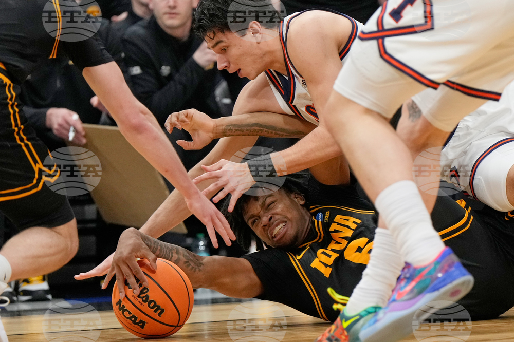 NCAA Iowa Illinois Basketball