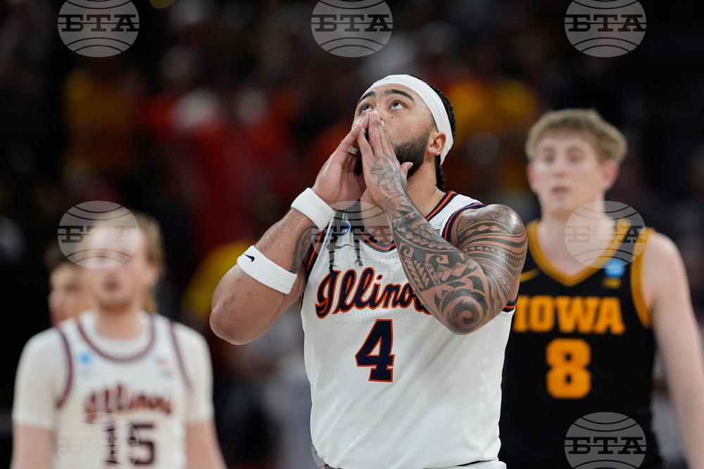 NCAA Iowa Illinois Basketball