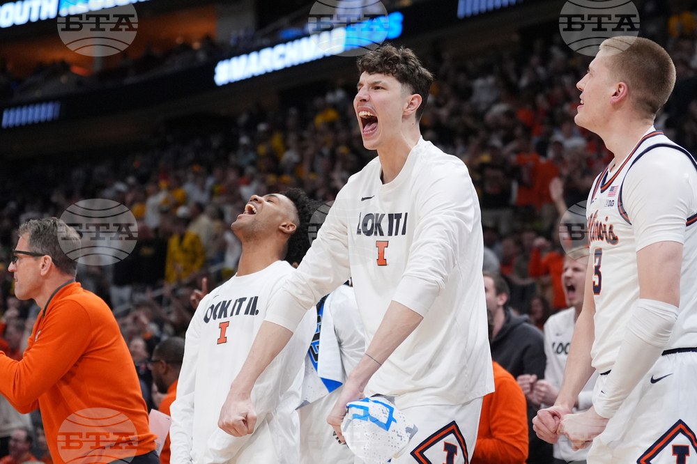 NCAA Iowa Illinois Basketball