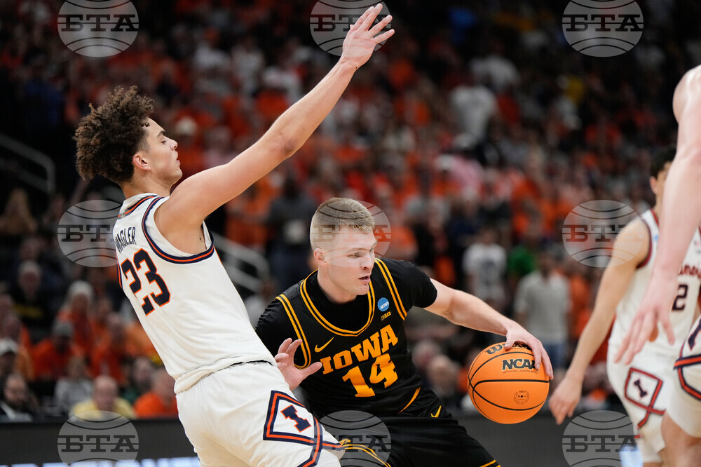 NCAA Iowa Illinois Basketball