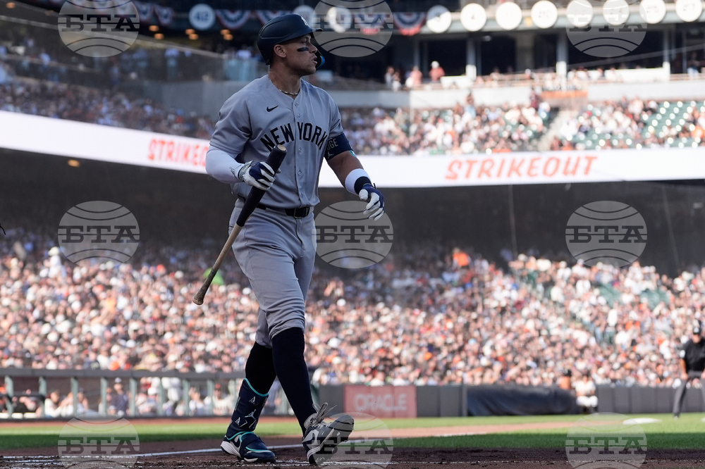 Yankees Giants Baseball